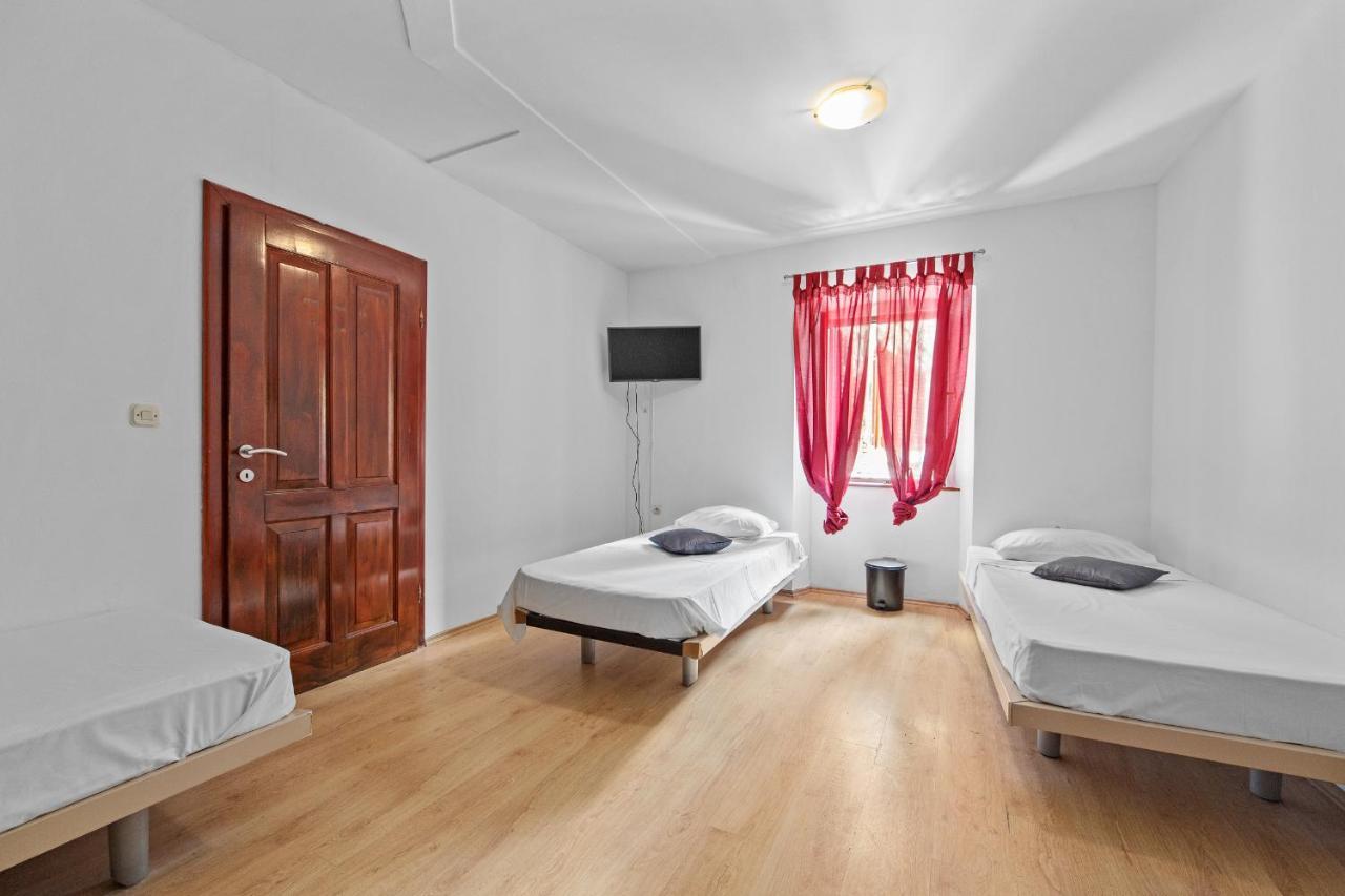 Pula Hostel Ngoại thất bức ảnh